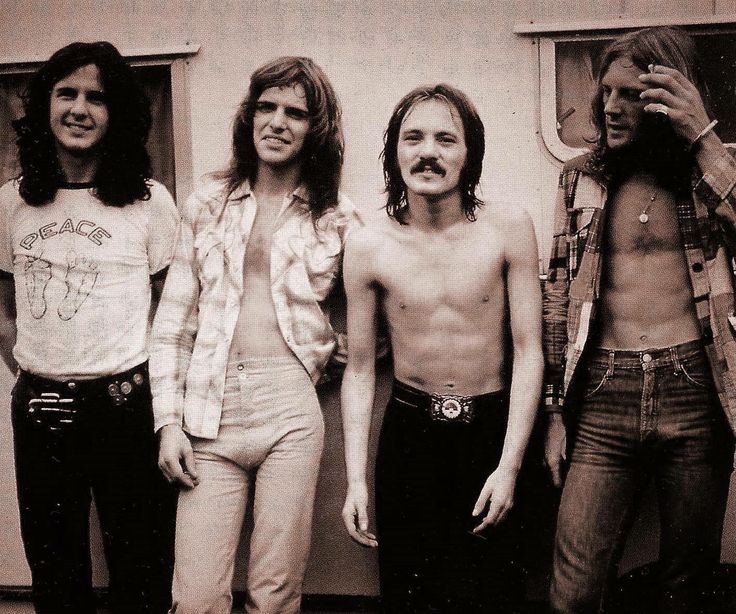 45a97d6baff23abd2240e765d8d29228--steve-marriott-peter-frampton.jpg