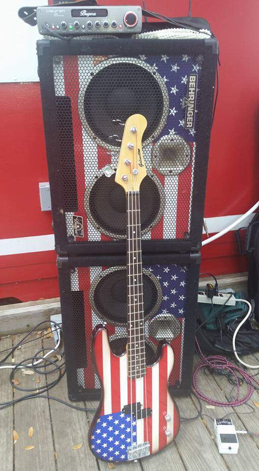 4thampandguitar.jpg