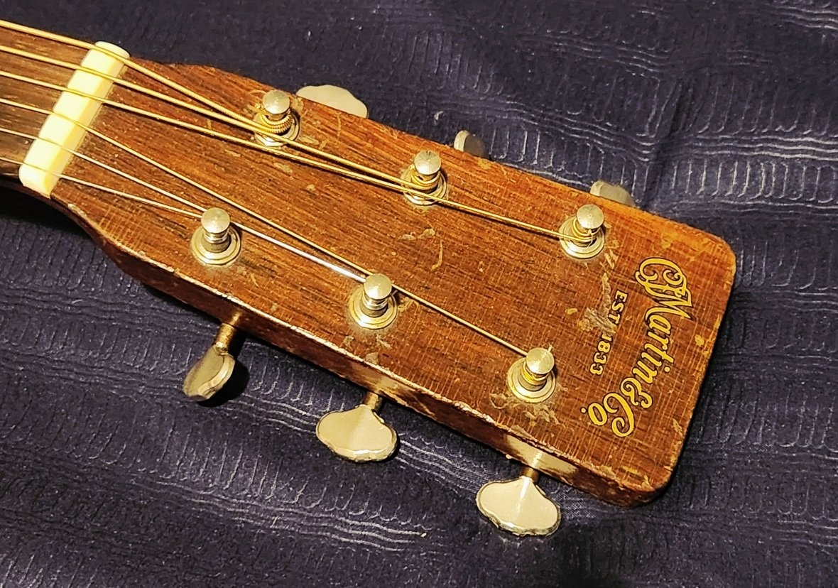 '50 D-18 (peghead).jpg