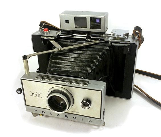 565px-Polaroid_Automatic_350_instant_camera.jpg
