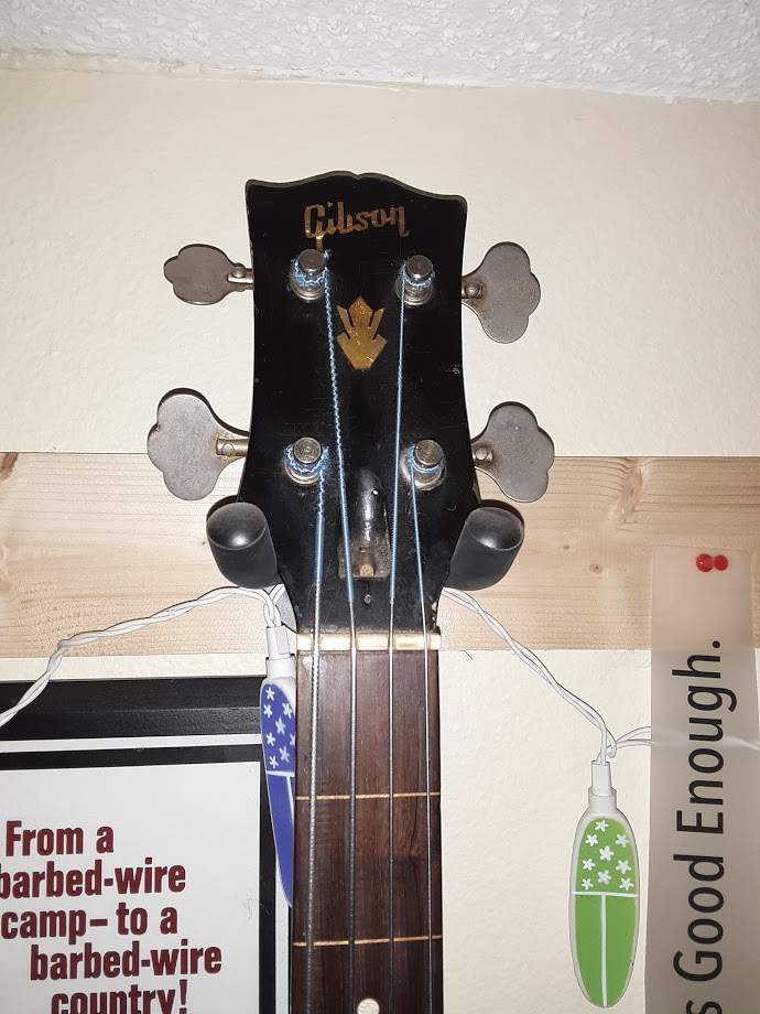 62 Gibson EB.jpg