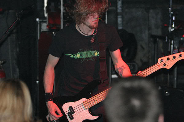 684198482_l.jpg