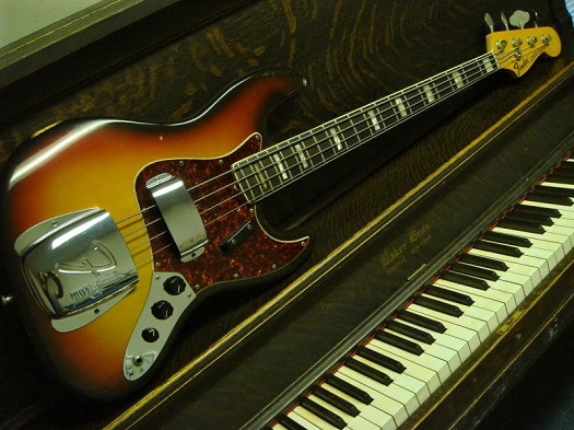 69Jbass_zps892faed7.jpg