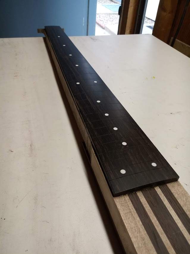 6_string_1.jpg