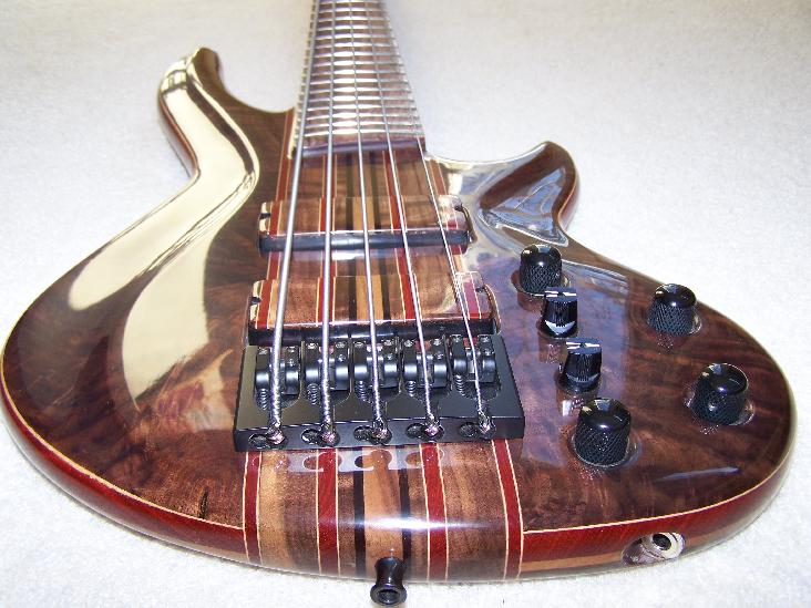 732_New_Walnut_13_pc_frt_gloss.jpg