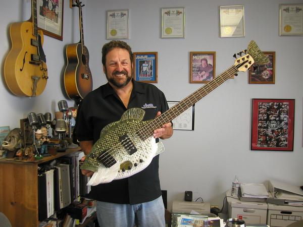 75_custom-guitars.jpg