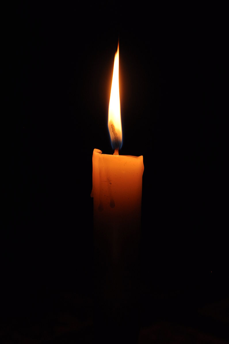 796px-Candle.jpg