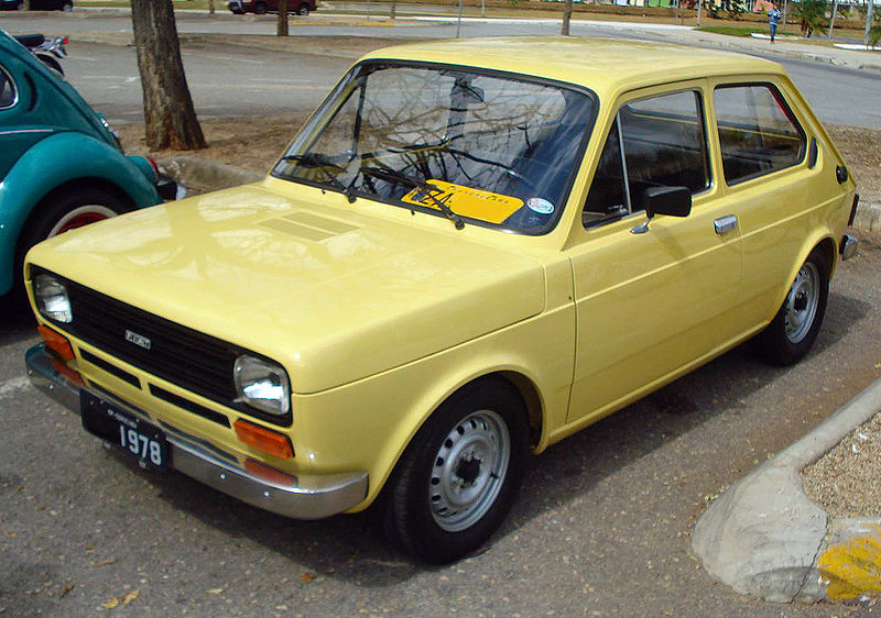 800px-1978_Fiat_147.jpg
