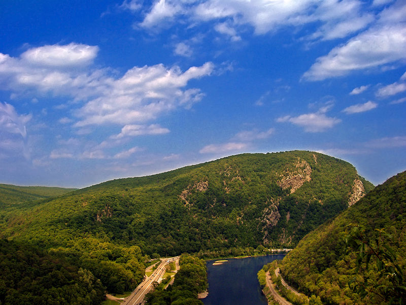 800px-Delaware_Water_Gap.jpg