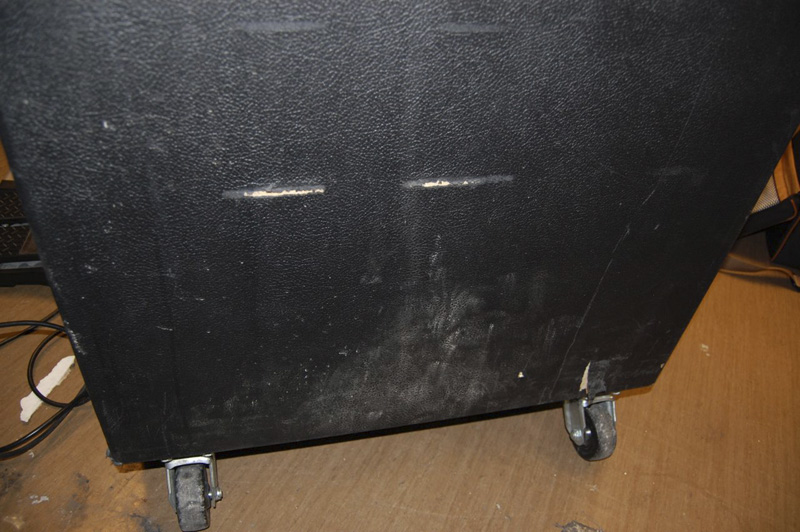 810av_03.jpg