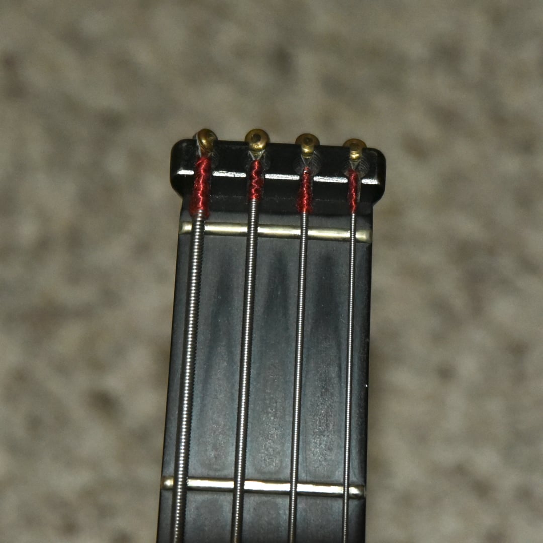83Steinberger-L2-head.JPG