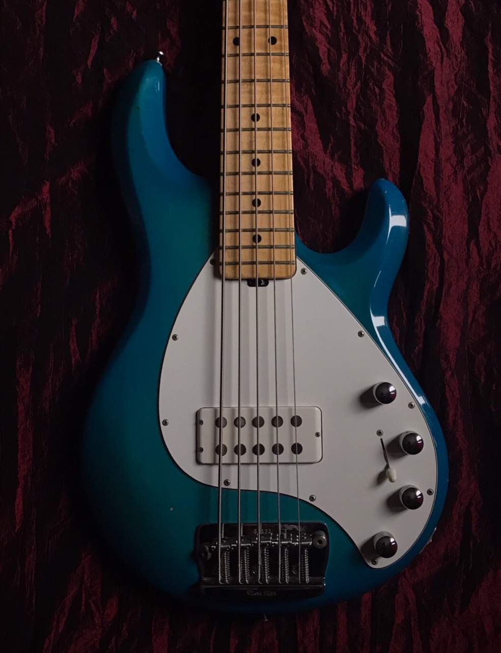 88MusicManSting5.jpg