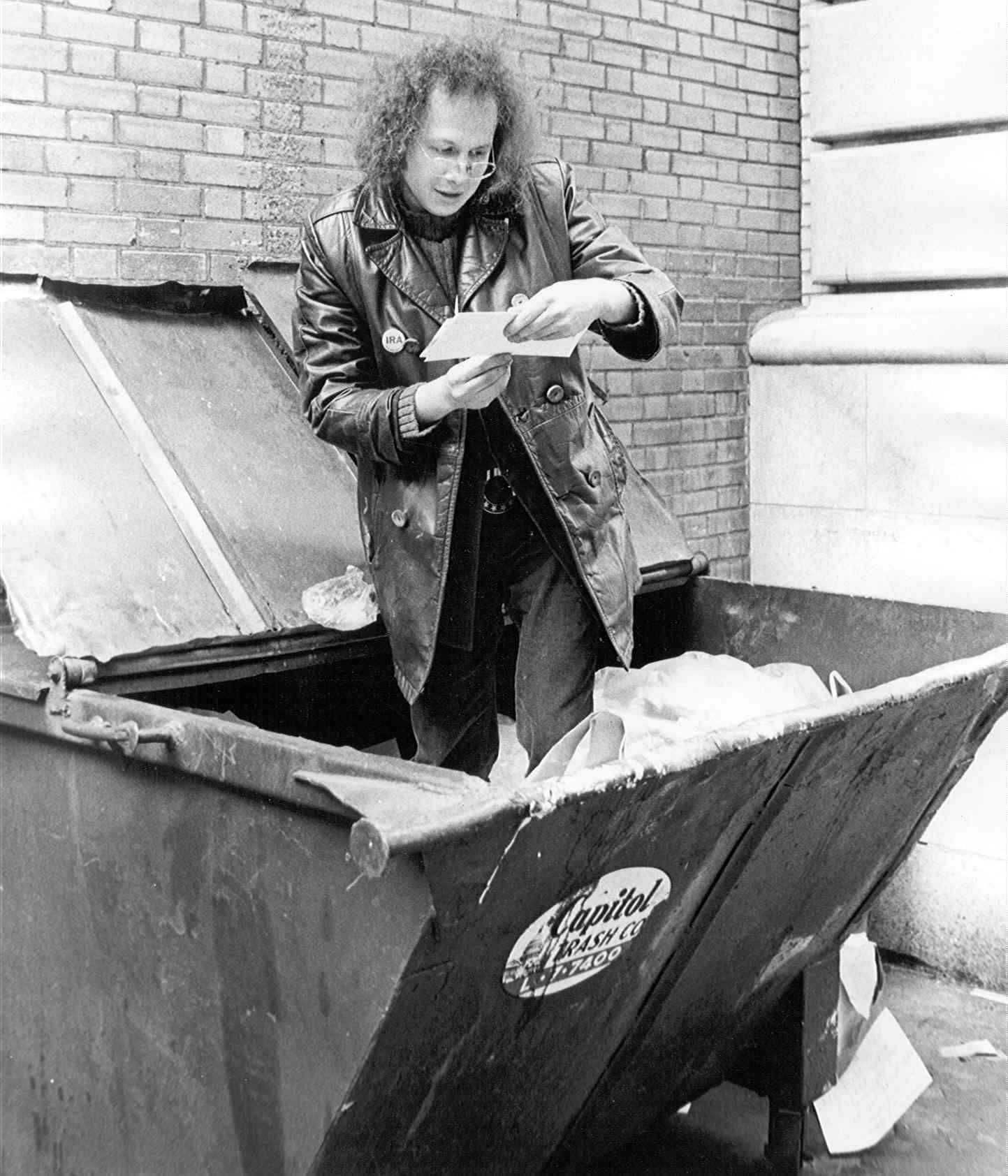 A_J_Weberman_-_Dumpster_Diving_Research.jpg