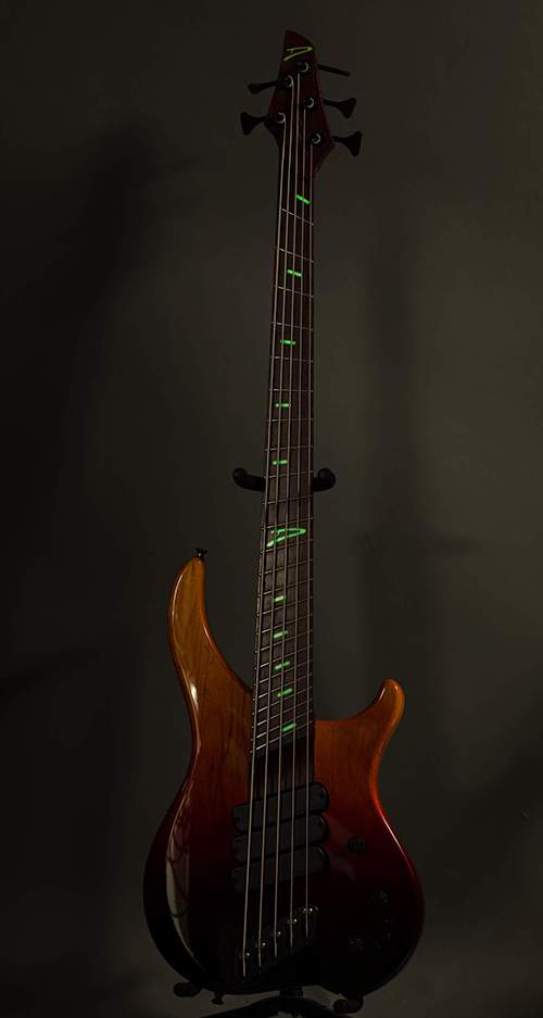 ab1-g_small.jpg