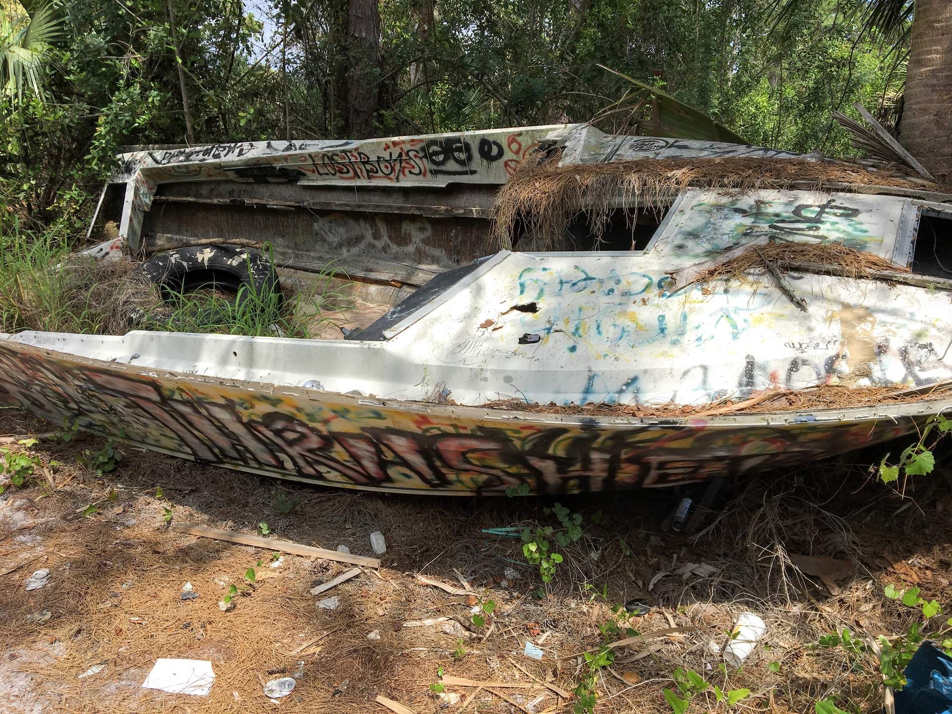 Abandoned boat.jpg