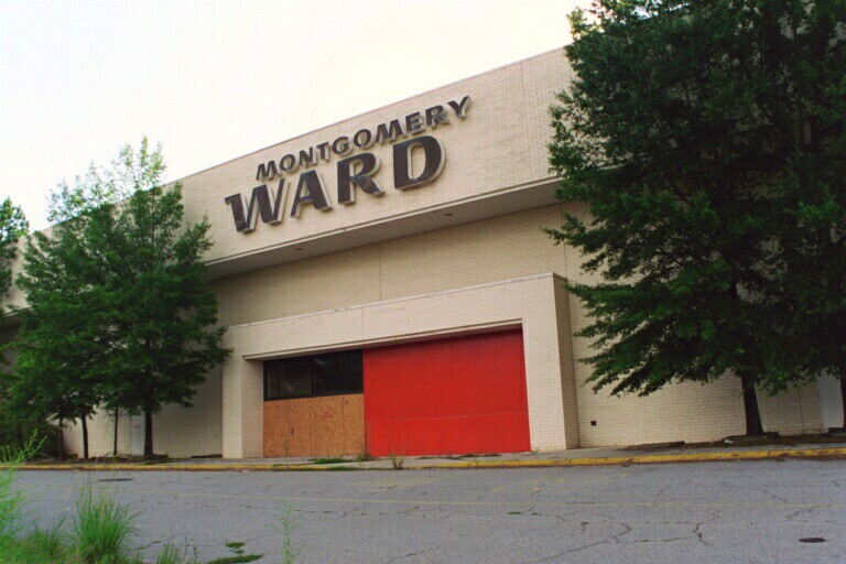 Abandoned_Montgomery_Ward.jpg