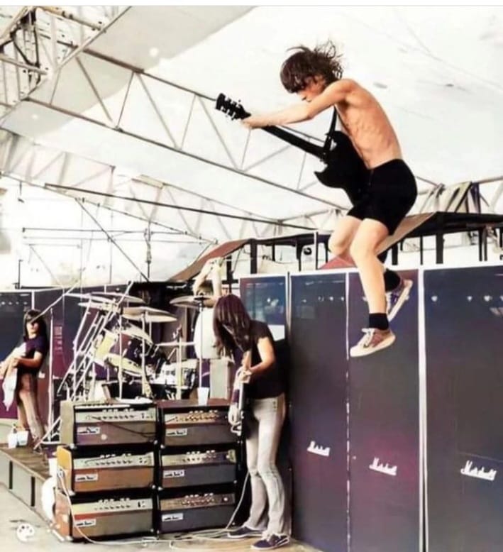 ACDC a.jpg