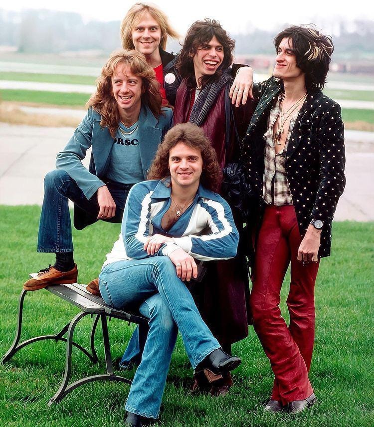 Aerosmith 1977.jpeg