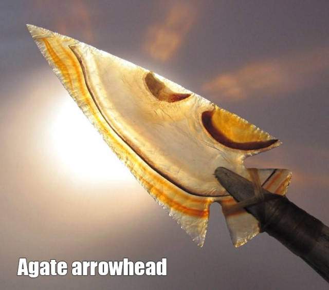 Agate arrowhead.jpg