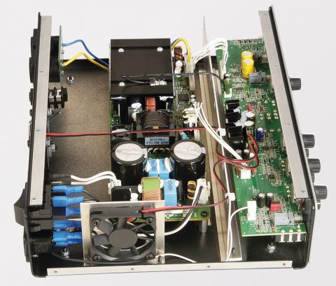 aguilar_tonehammer_500_inside.jpg