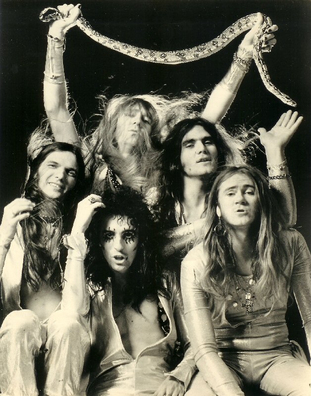 alice_cooper_13med.jpg