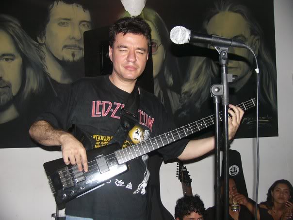AlvaroBarricada.jpg