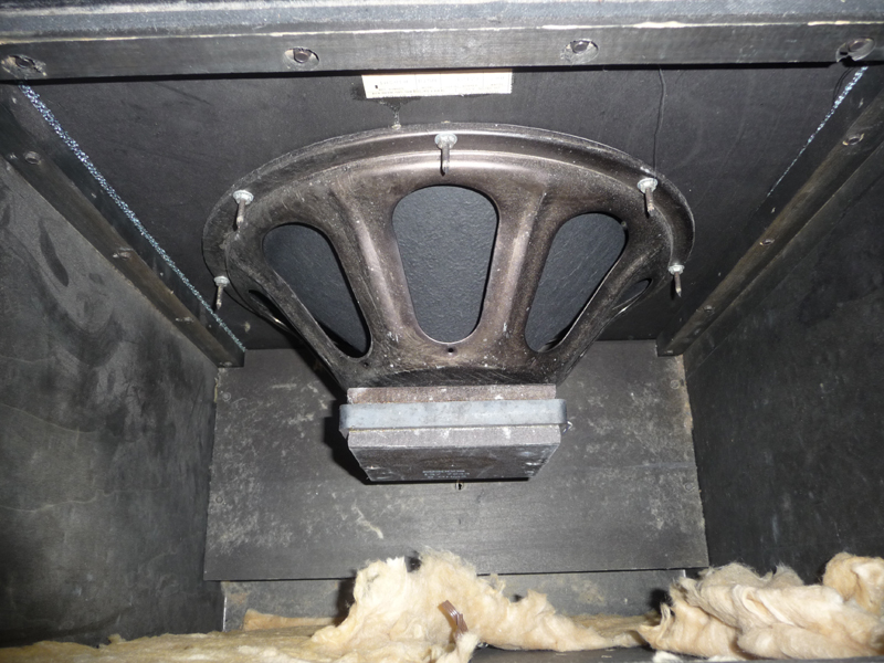 Ampeg%20speaker.jpg