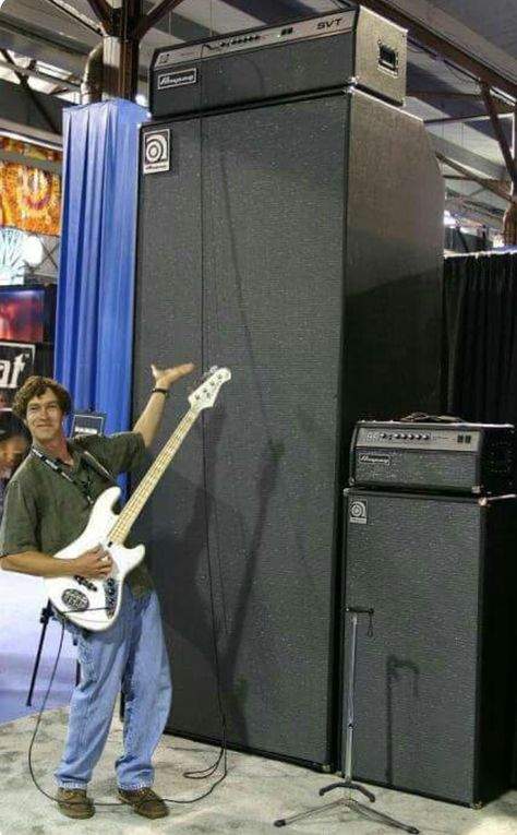 Ampeg-36-speakers.jpg