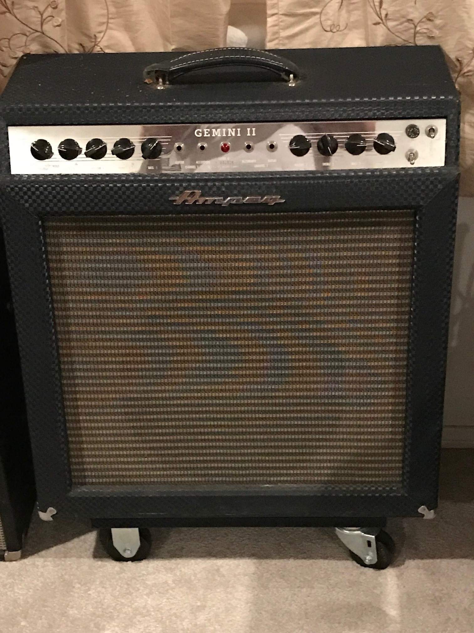 Ampeg Gemini II.jpg