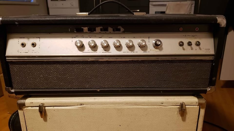 Ampeg V4 front.jpg