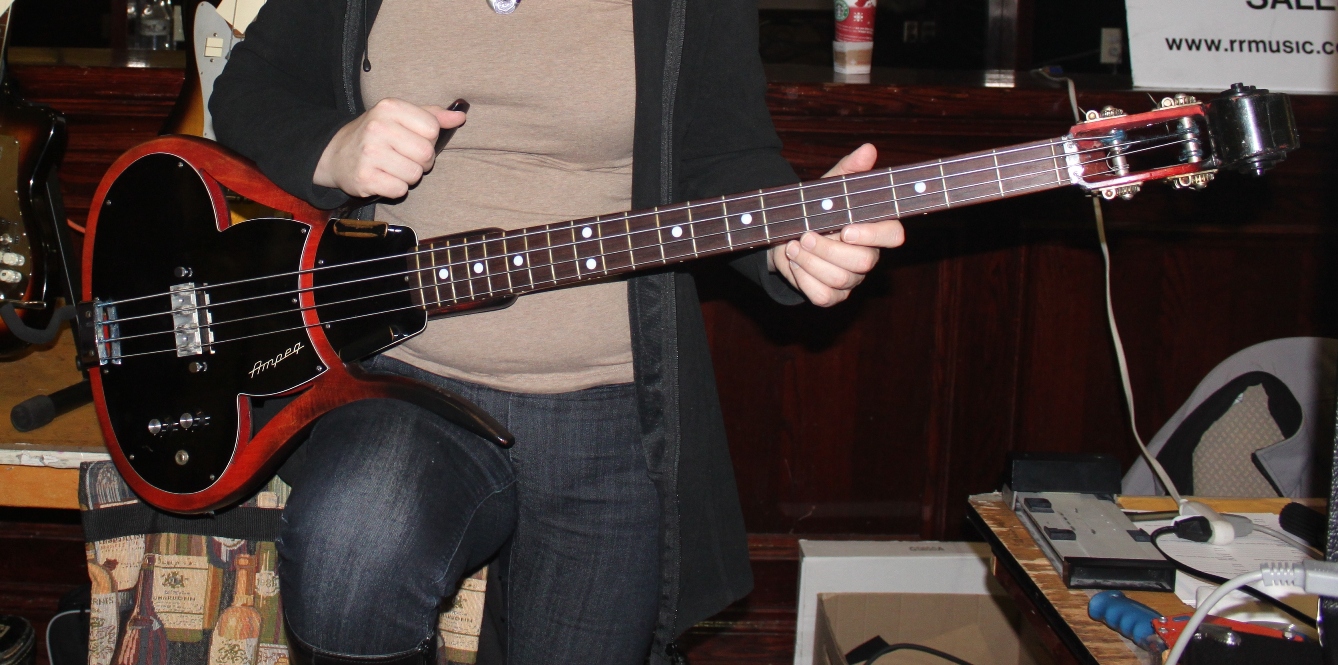 Ampeg104.jpg