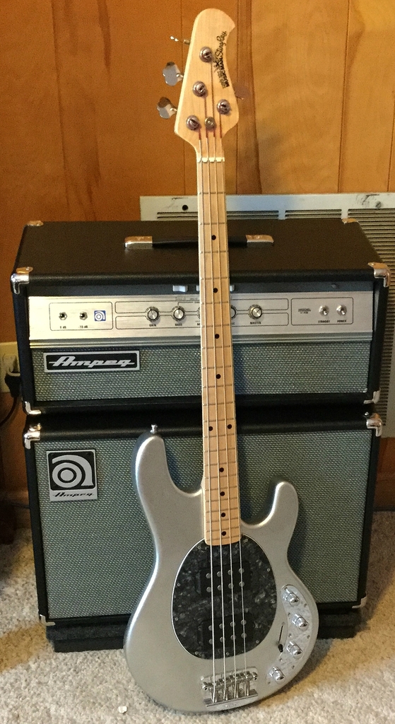 ampeg1_zpsqefraz9b.jpg
