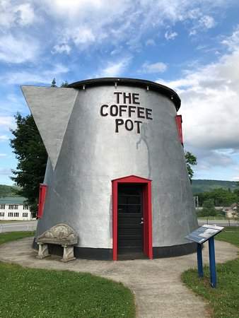 an-american-roadside.jpg