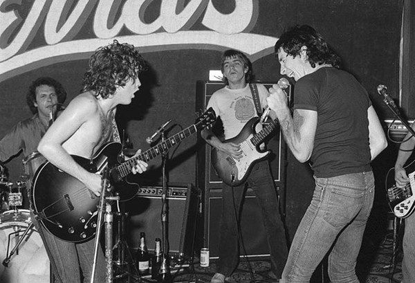 angus_young_gibson_es_335_1.jpeg