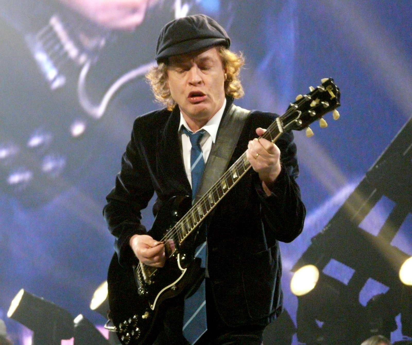 AngusYoung.jpg