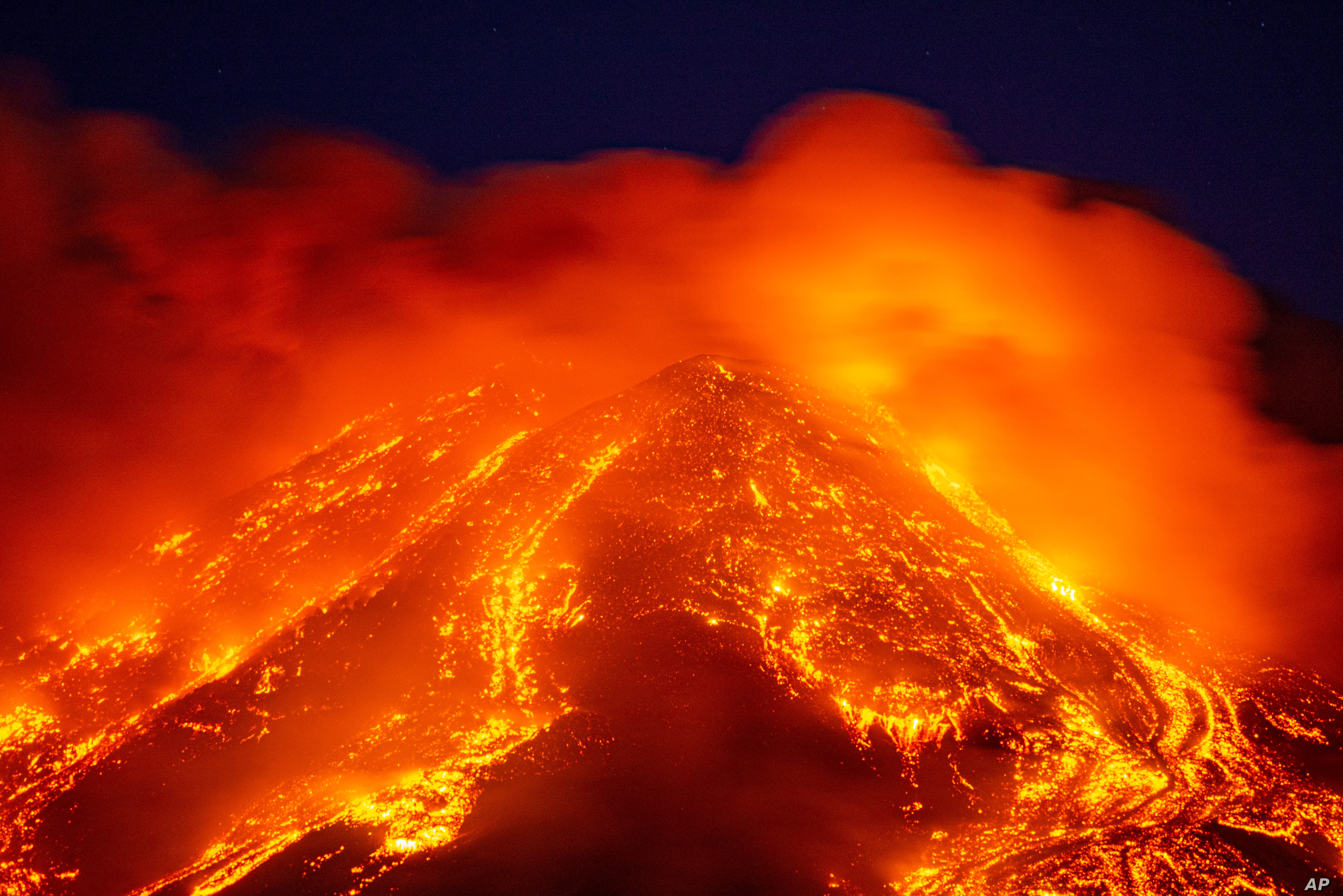 ap_italy_volcano_16Feb21.jpg