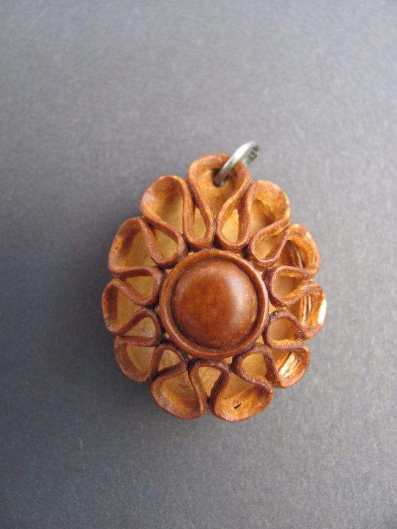apricot pit pendannt.jpg