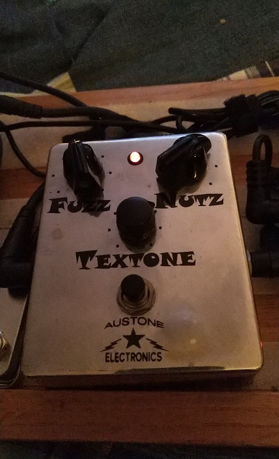 Austone Electronics Fuzz Nutz TexTone.png