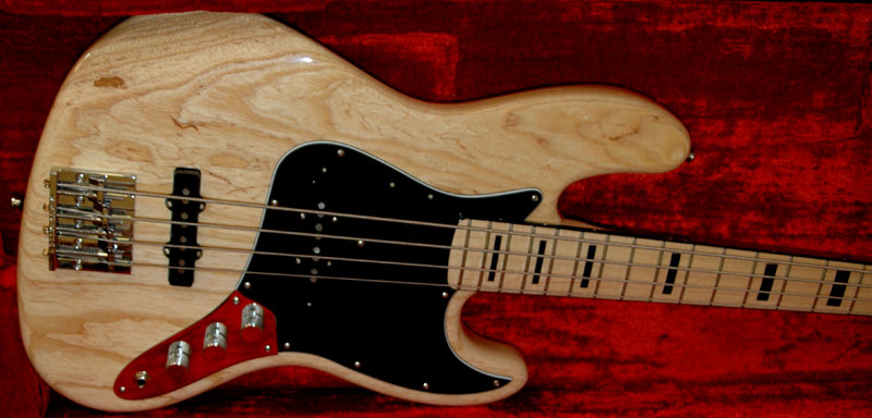 AV75-case01.jpg