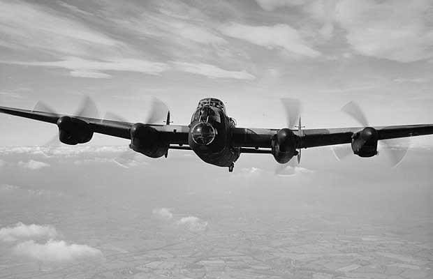 avro-lancaster_1015097i.jpg