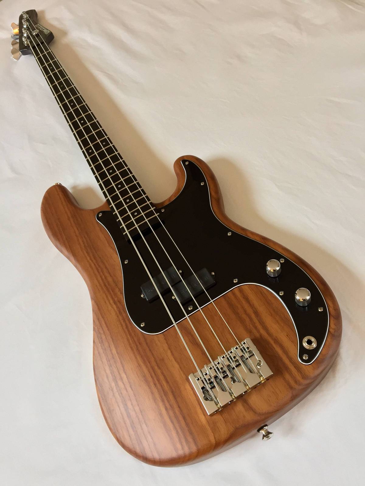 B64lxon.jpg