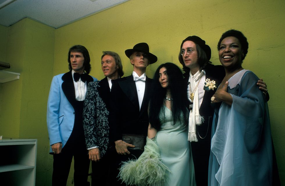 backstage-grammys-1511199523.jpg