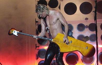 backwards-bass-guitar.jpg