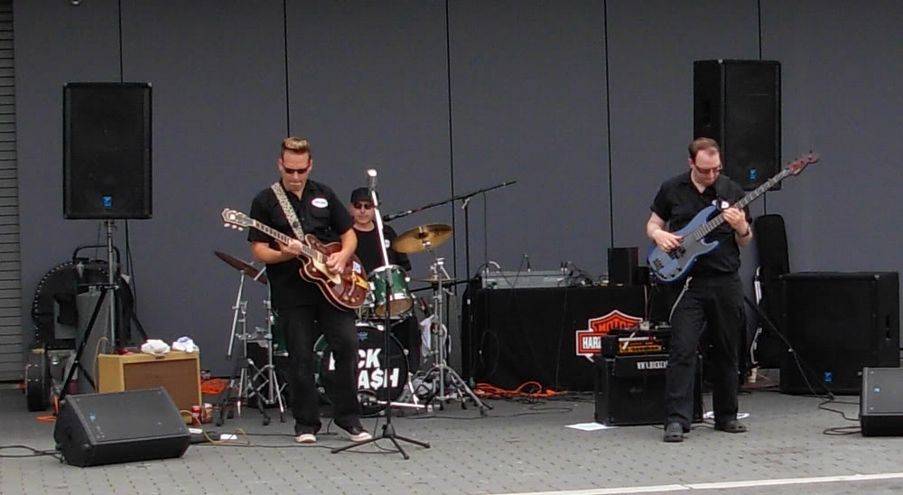 bandpic887766.jpg