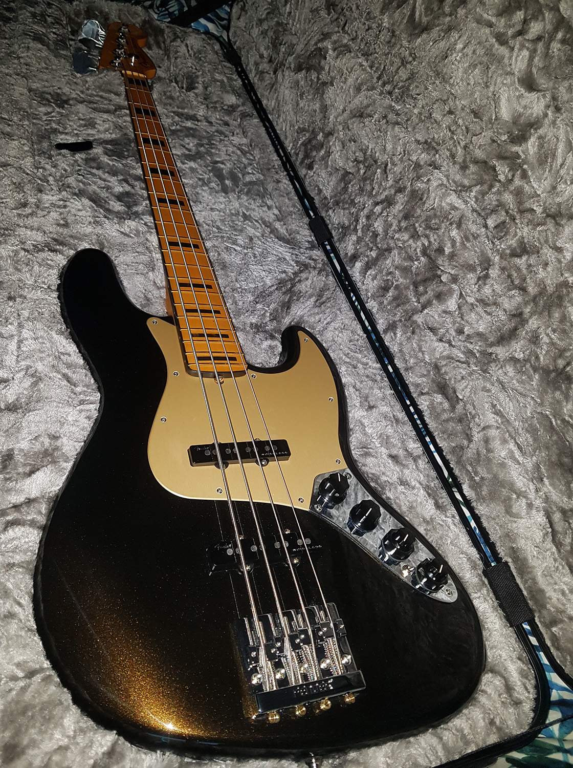 Bass-01.jpg