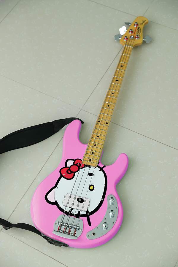 bass HK stingkitty.jpg