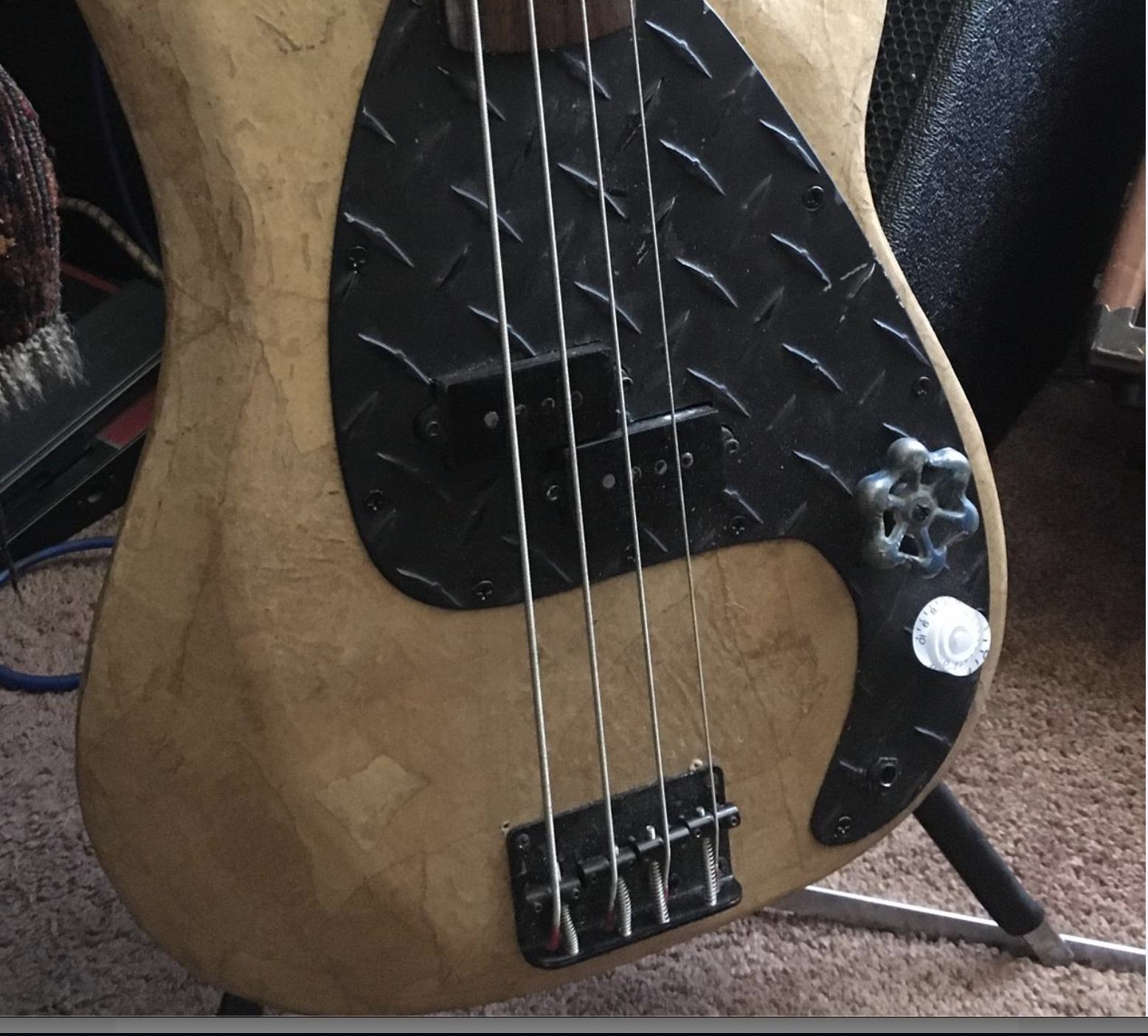 bass knob copy.png