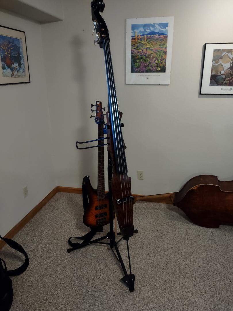 bass stand.jpeg