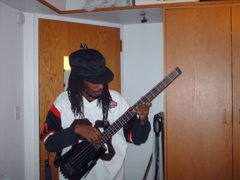 Bass006.jpg