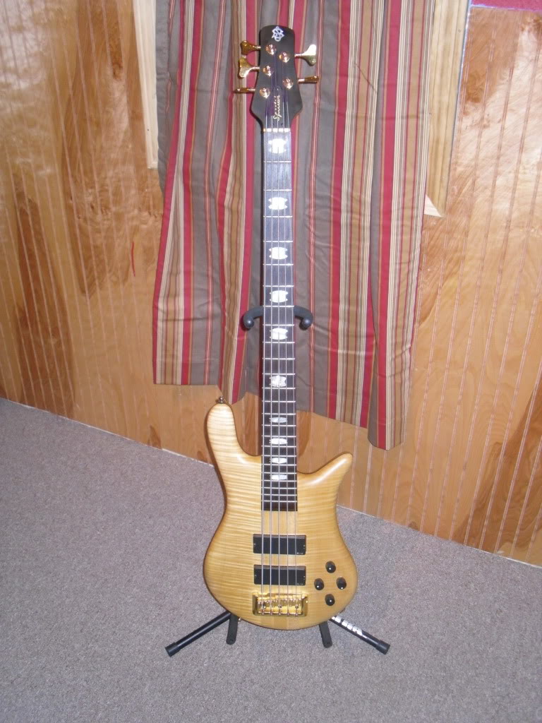 BASS023.jpg